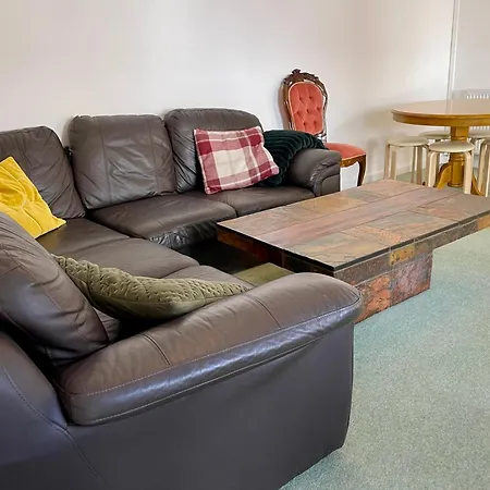 Vernon Place Town Centre, Vernon Cottage 3-Bed With Parking, 1A Vernon Court 2-Bed With Parking, 1B Studio No Parking, Off The High Street Next To Sandford Park Cheltenham Exterior photo