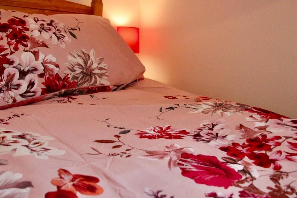 Vernon Place Town Centre, Vernon 3-bed With Parking, 1a Vernon Court 2-bed With Parking, 1b No Parking, Off The High Street Next To Sandford Park *