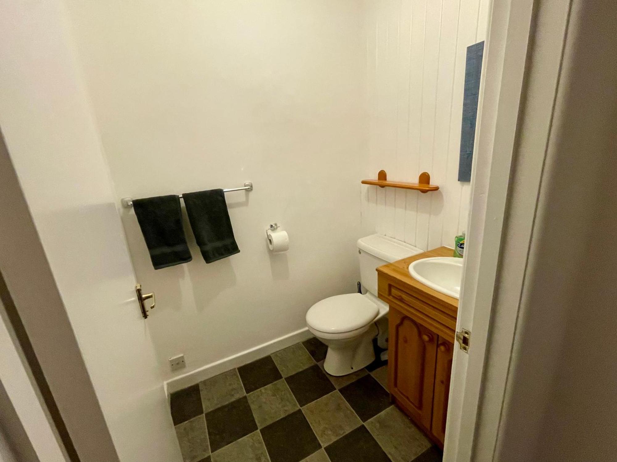 Vernon Place Town Centre, Vernon 3-bed With Parking, 1a Vernon Court 2-bed With Parking, 1b No Parking, Off The High Street Next To Sandford Park Holiday home *
